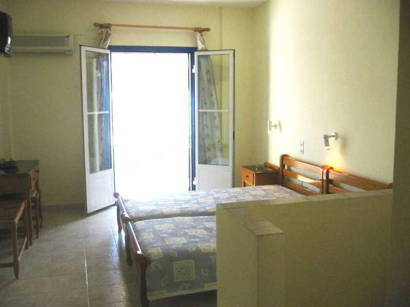 Dedes Apartments Skála Esterno foto