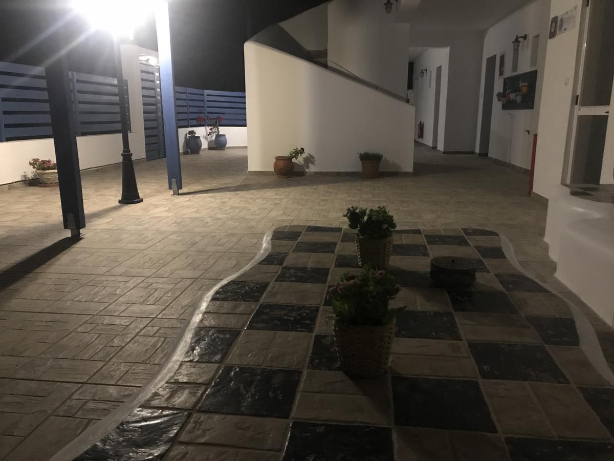 Dedes Apartments Skála Esterno foto