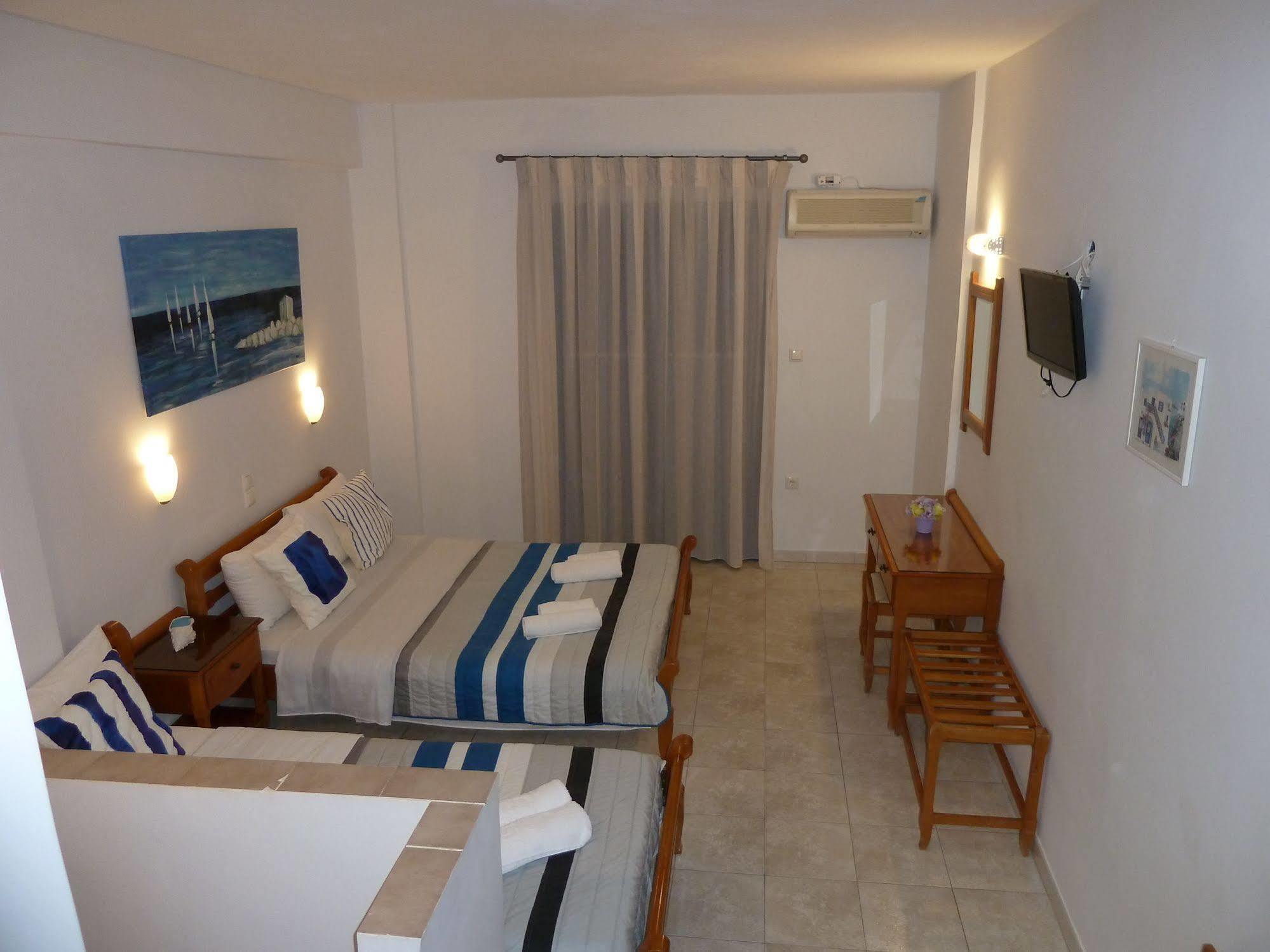 Dedes Apartments Skála Esterno foto