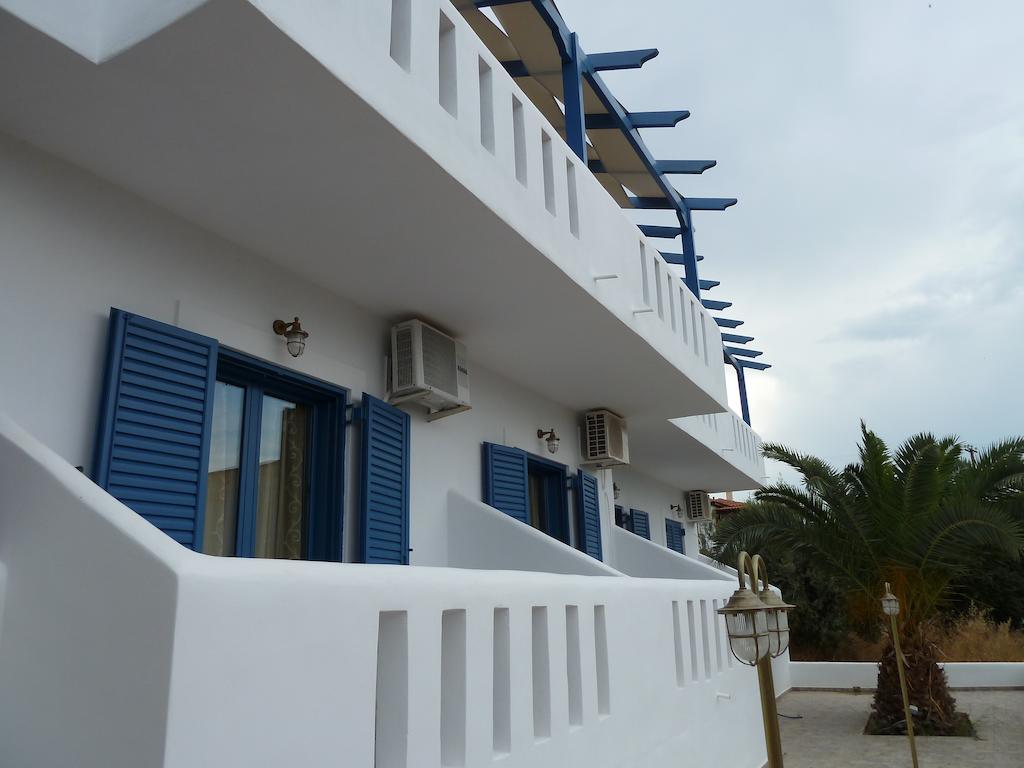 Dedes Apartments Skála Esterno foto